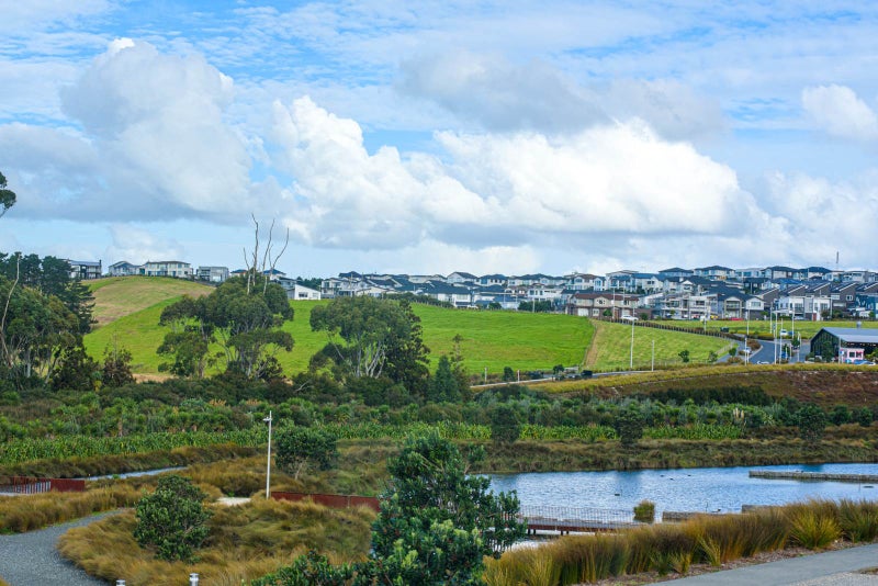 8 Luff Place, Long Bay, Auckland - Carousel 2