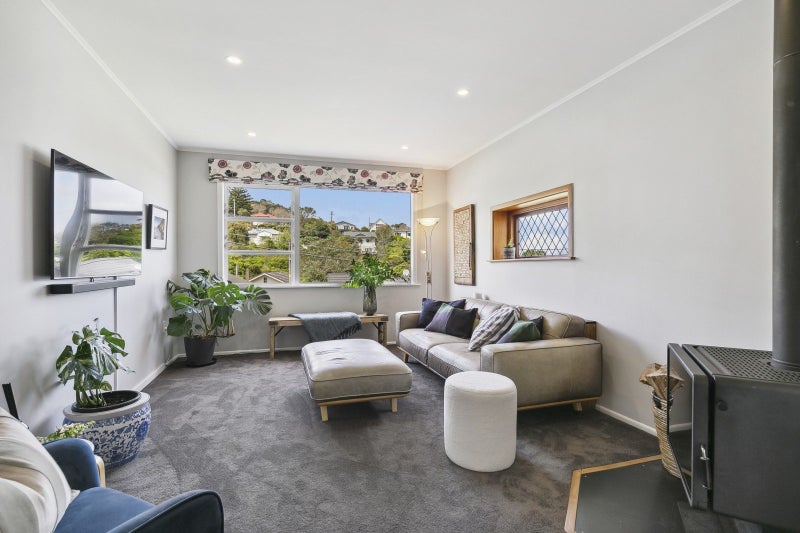 15 Omar Street, Khandallah, Wellington - Carousel 2