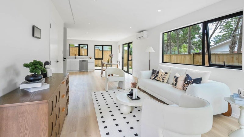 26 Crompton Road, Massey, Auckland - Carousel 1