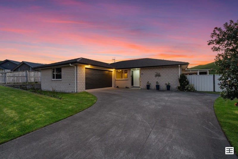 170 Ballintoy Park Drive, Welcome Bay, Tauranga - Carousel 1
