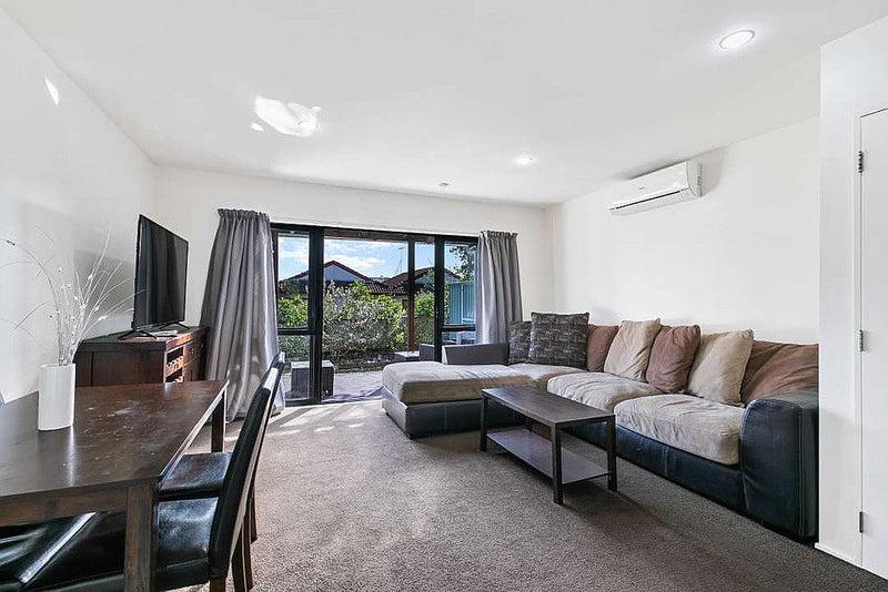 5/44 Fields Parade, Oteha, Auckland - Carousel 2