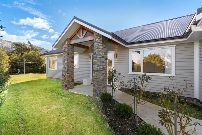 22 Charles Court, Wanaka - Carousel 1