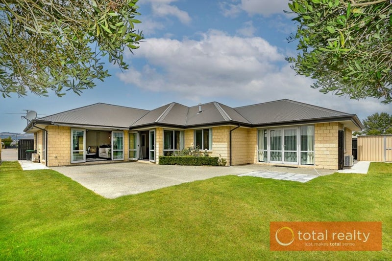 5 Marcella Gardens, Aidanfield, Christchurch - Carousel 1