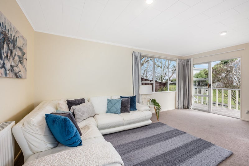 15 Robson Street, Stokes Valley, Lower Hutt - Carousel 2