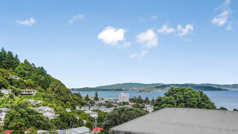 27 Totara Street, Eastbourne, Lower Hutt - Carousel 2