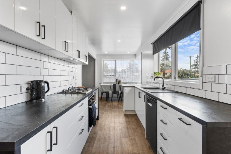 18 Ngaire Street, Longburn, Palmerston North - Carousel 2