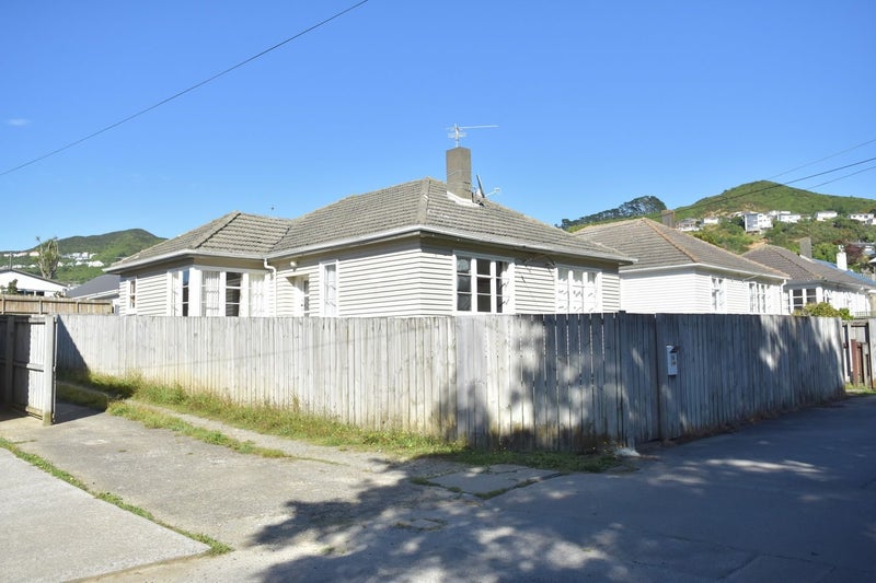 79 Broderick Road, Johnsonville, Wellington - Carousel 2