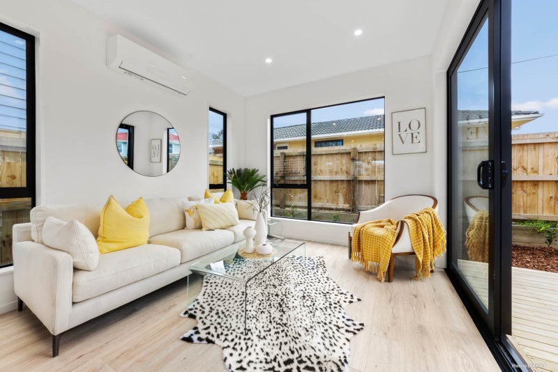 7D Queen Mary Avenue, New Lynn, Auckland - Carousel 2