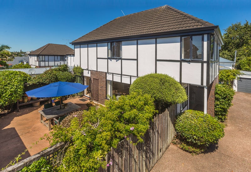 8/63 Brighton Road, Parnell, Auckland - Carousel 1