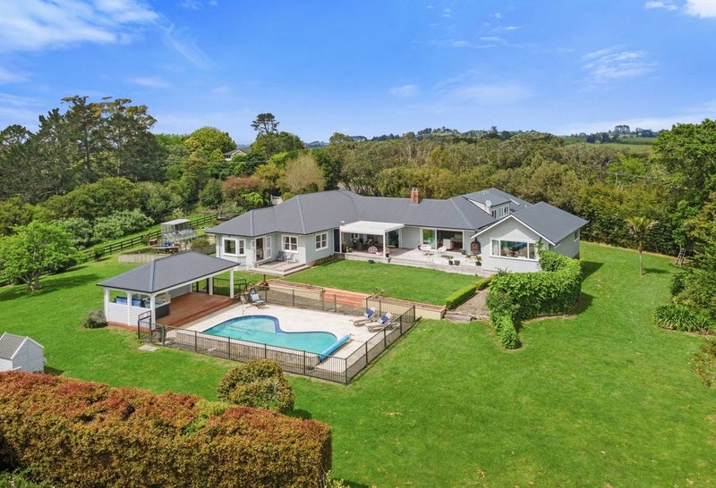 567 Whitford Road, Howick - Carousel 21