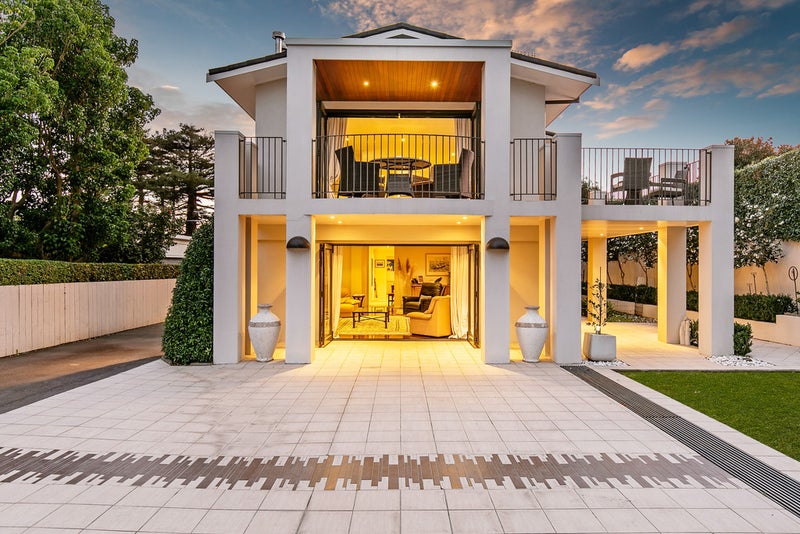 54A Marine Parade, Mellons Bay, Auckland - Carousel 2