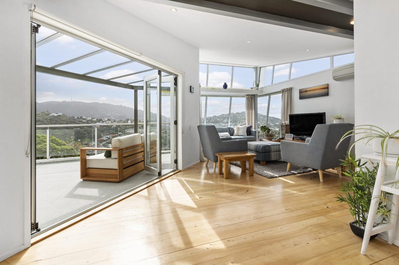 5 Cavalry Close, Crofton Downs, Wellington - Carousel 2