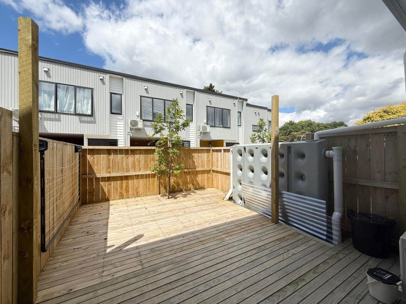 3D Cadiz Place, Red Hill, Papakura - Carousel 12