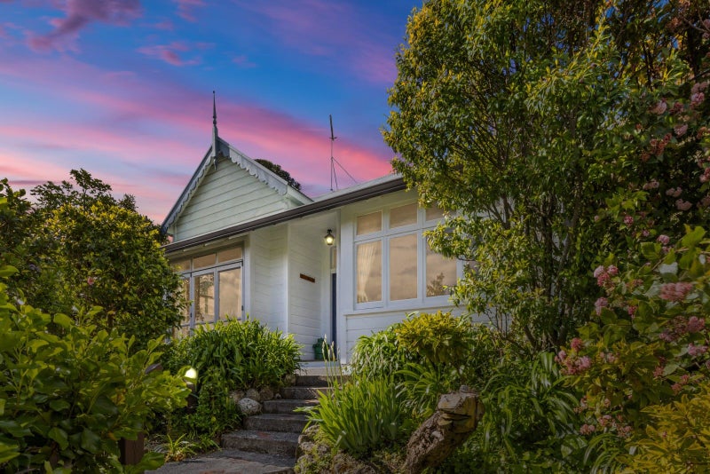 79 Milton Road, Bluff Hill, Napier - Carousel 1