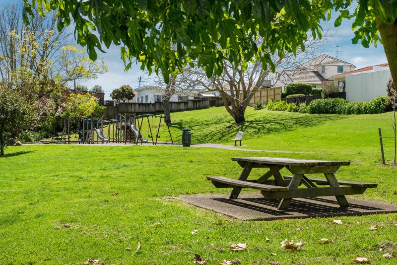 11 Goods Road, Otumoetai, Tauranga - Carousel 15