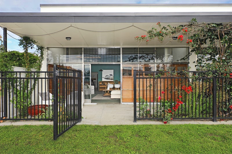 231A Warwick Road, Mayfair, Hastings - Carousel 1