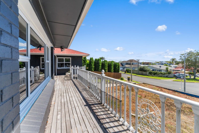 41 Seaview Road, Otumoetai, Tauranga - Carousel 2