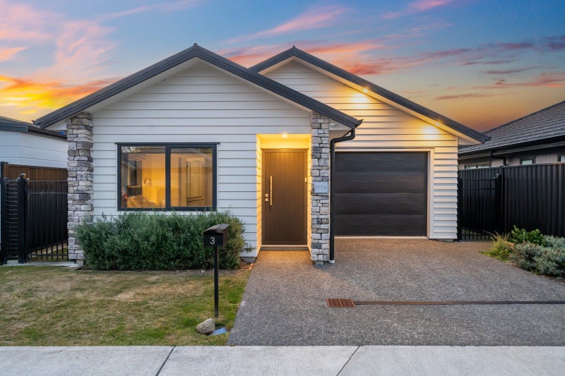 3 Thornbury Lane, Timberlea, Upper Hutt - Carousel 1