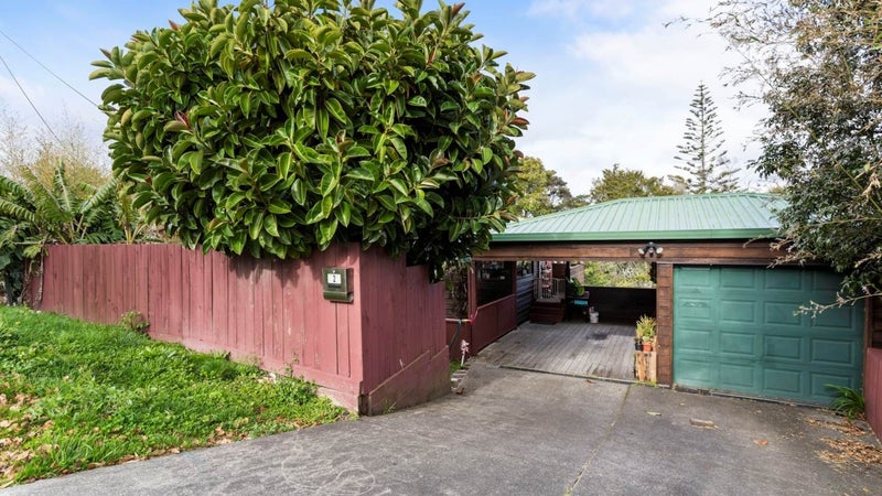 2/618 Glenfield Road, Bayview, Auckland - Carousel 1