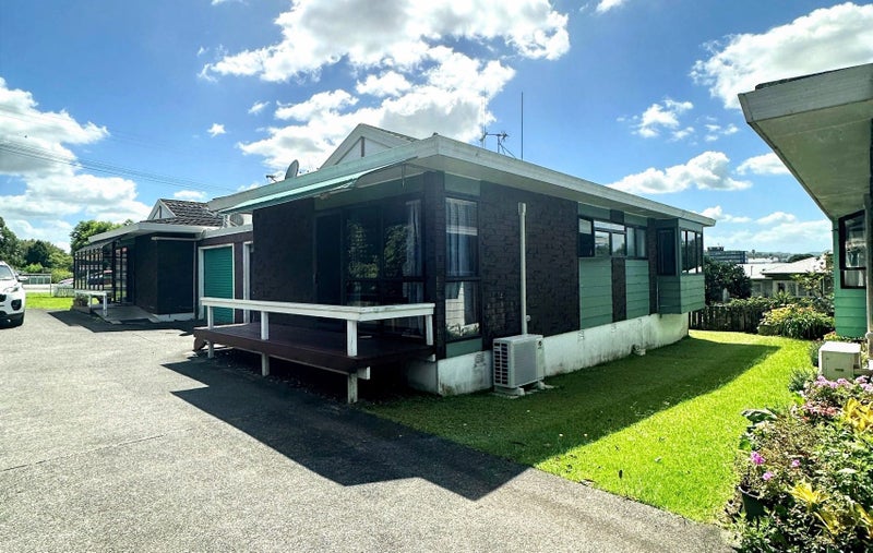 2/15 Selwyn Avenue, Avenues, Whangarei - Carousel 1