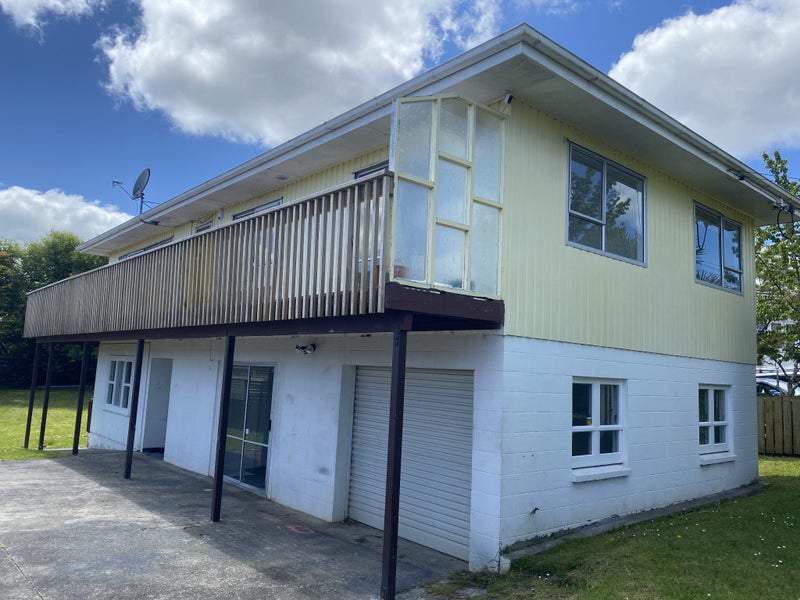 50 View Road, Henderson, Auckland - Carousel 1
