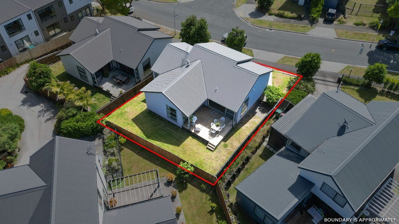 76 Castledine Crescent, Glen Innes, Auckland - Carousel 1