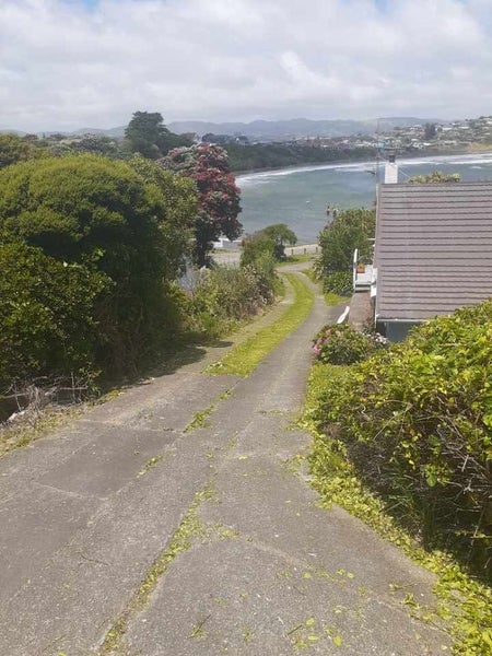 2/3 VELLA ST, TITAHI BAY, PORIRUA - Carousel 1