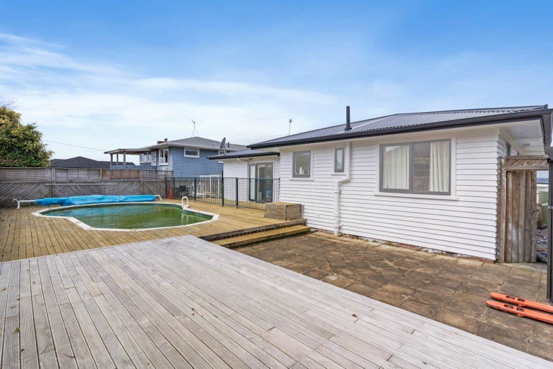 12 Hepburn Road, Glendene, Auckland - Carousel 2