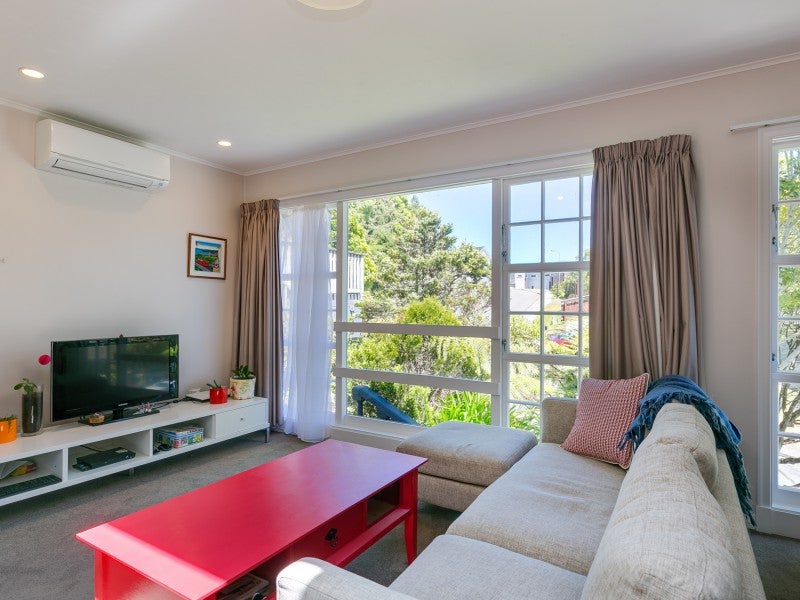 21A Woodhouse Avenue, Karori, Wellington - Carousel 2