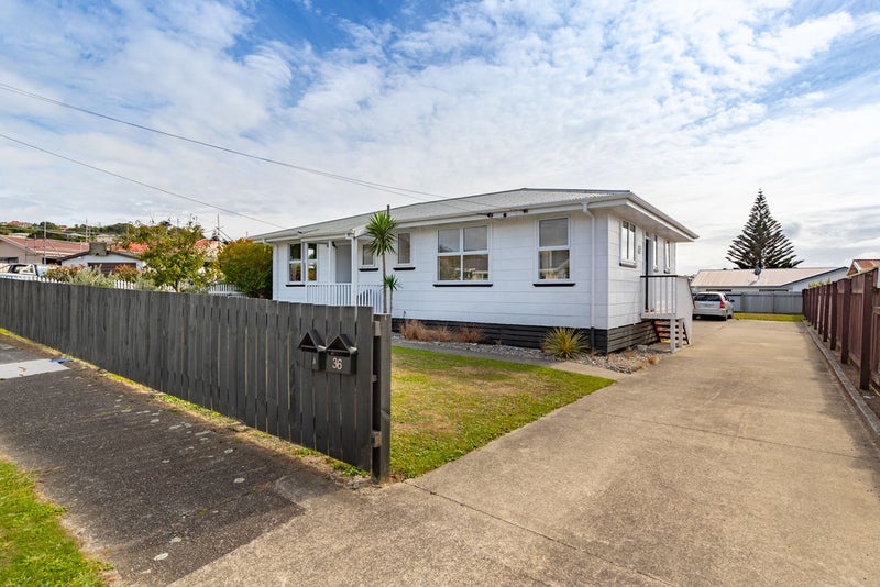 36 Whanga Crescent, Titahi Bay, Porirua - Carousel 1