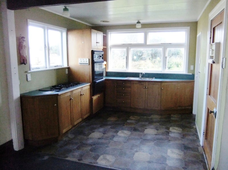 5 Falkland Street, Whanganui East, Whanganui - Carousel 2