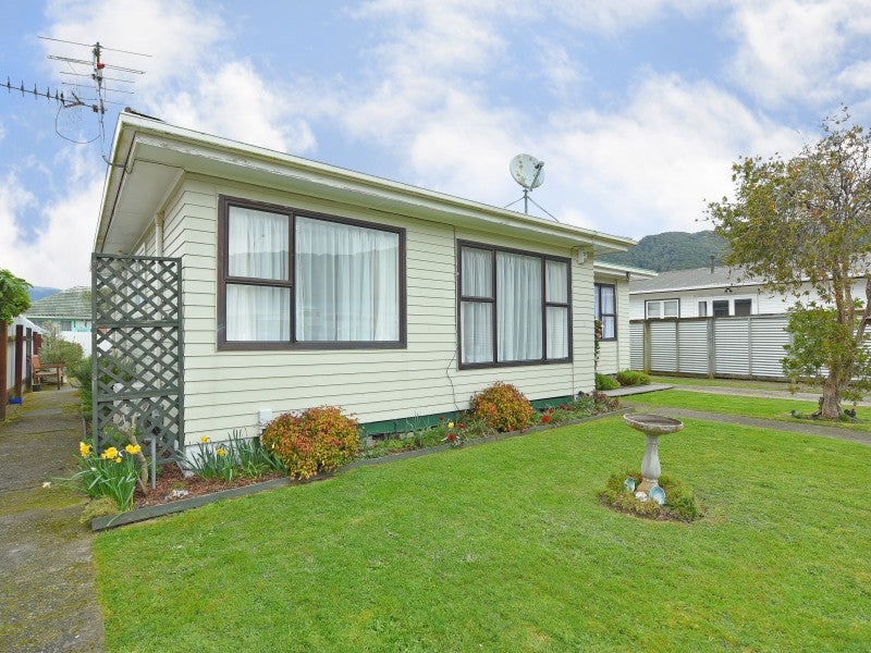 10 Parkway, Wainuiomata, Lower Hutt - Carousel 2