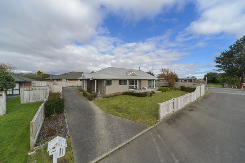 117 Summerhill Drive, Fitzherbert, Palmerston North - Carousel 2