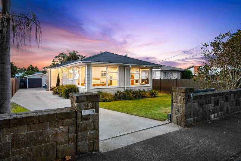 38 Eastdale Road, Avondale, Auckland - Carousel 1