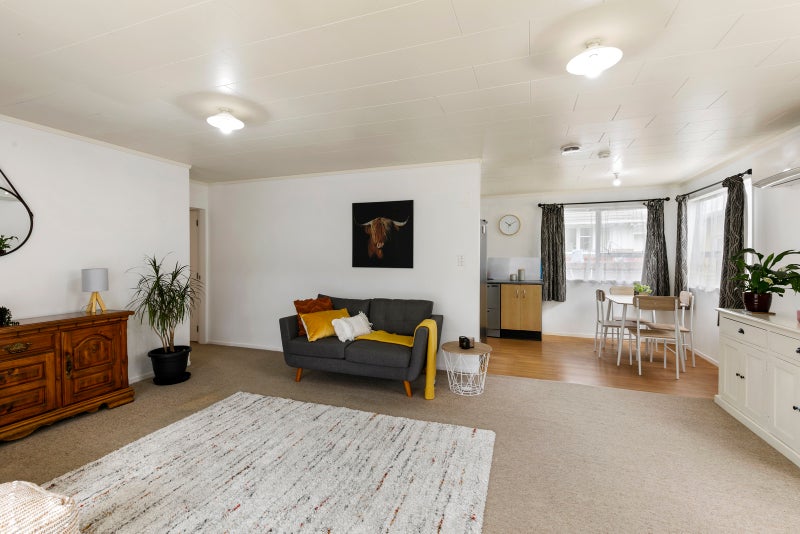 2/446 Fergusson Drive, Heretaunga, Upper Hutt - Carousel 1