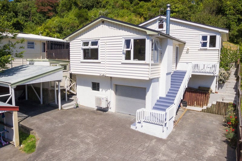 76 Newlands Road, Newlands, Wellington - Carousel 2