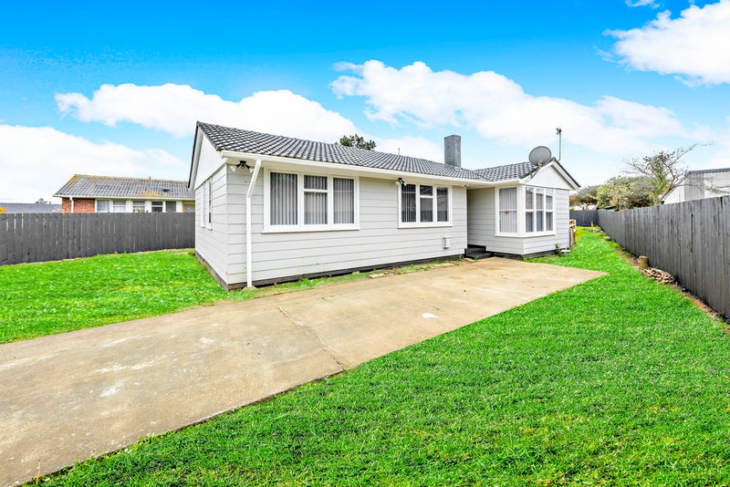 7 Fairey Place, Mangere, Auckland - Carousel 1