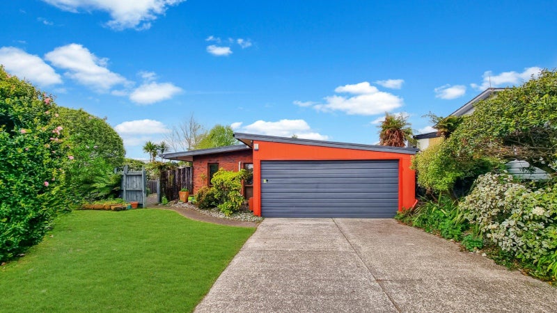 10 Iles Road, Lynmore, Rotorua - Carousel 1