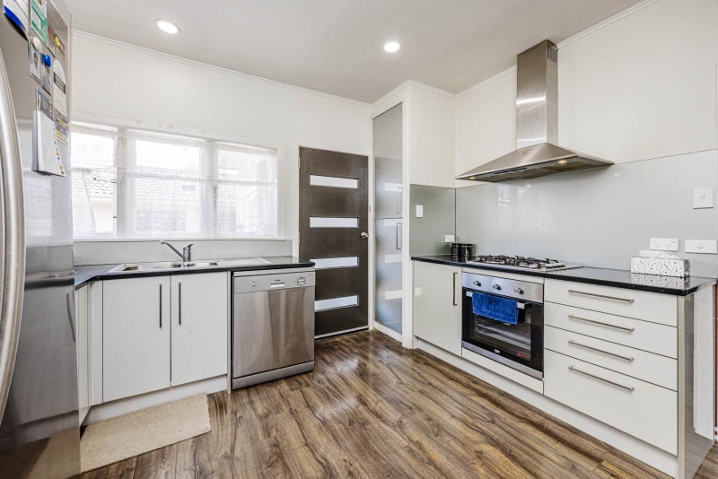 45 Russell Road, Manurewa, Auckland - Carousel 2