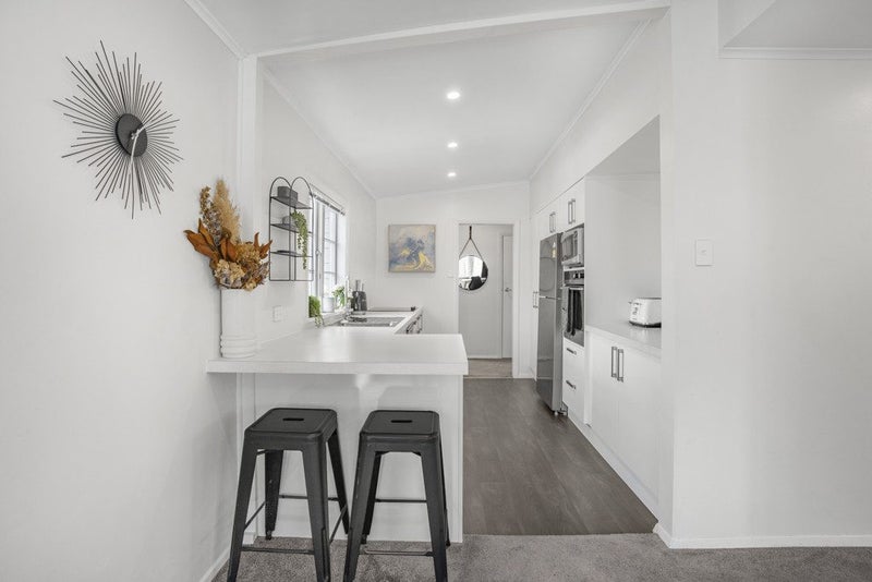 12A Heretaunga Square, Silverstream, Upper Hutt - Carousel 2