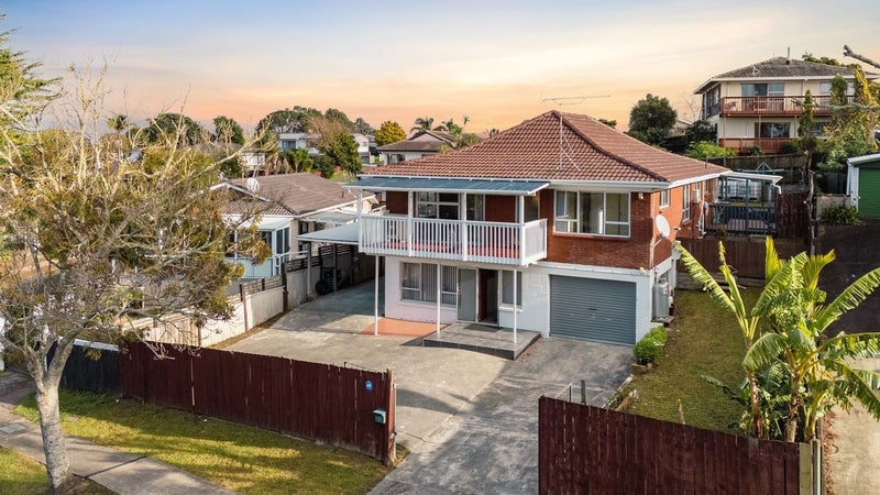 5 Lendenfeld Drive, Papatoetoe, Auckland - Carousel 1