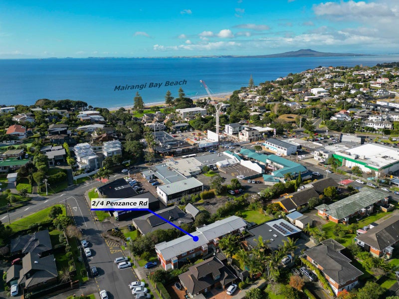 2/4 Penzance Road, Mairangi Bay, Auckland - Carousel 2
