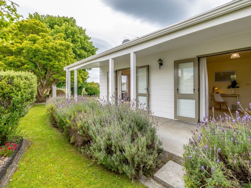 31 Reading Street, Greytown - Carousel 1