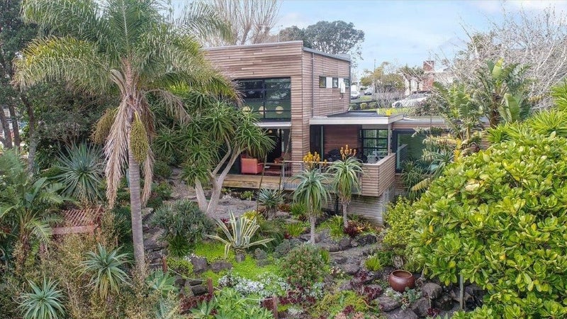 84 Alverston Street, Waterview, Auckland - Carousel 1