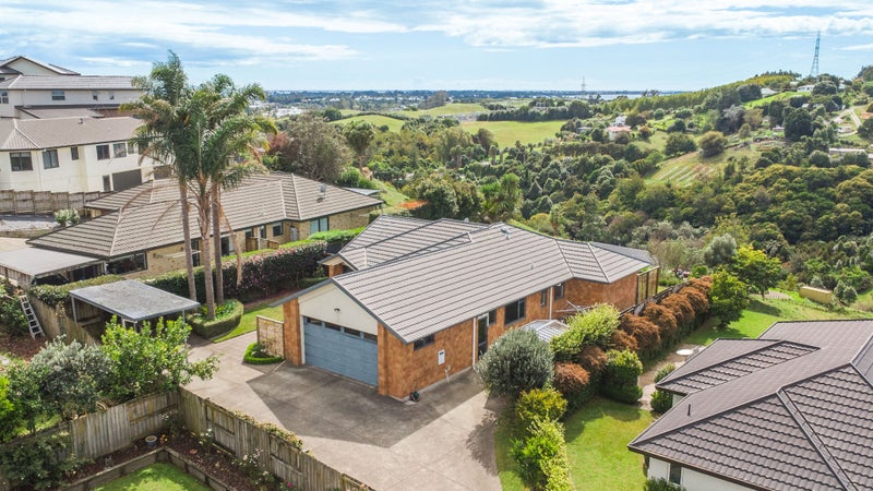 11 Taranui Place, Ohauiti, Tauranga - Carousel 1