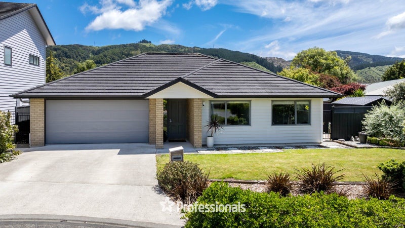 17 Ashington Road, Silverstream, Upper Hutt - Carousel 1