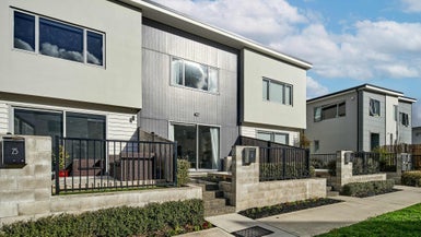 26 Barber Grove, Moera, Lower Hutt - Carousel 1