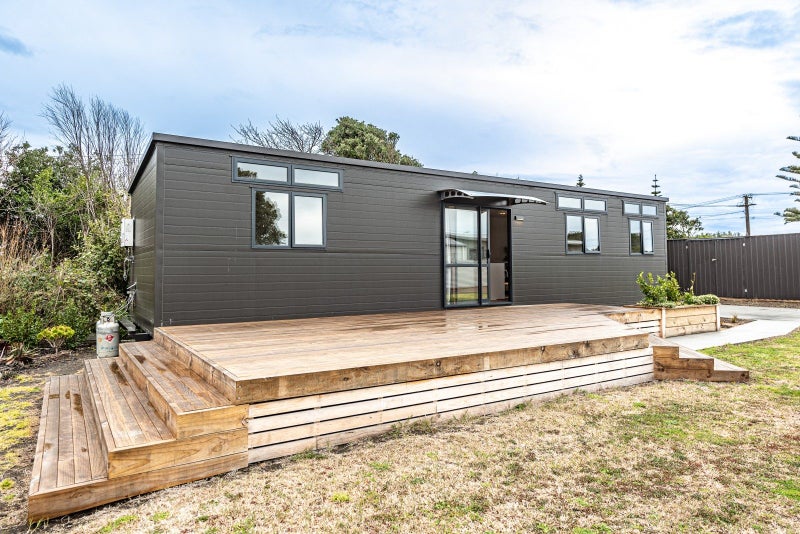 43 Seafront Road, Castlecliff, Whanganui - Carousel 1