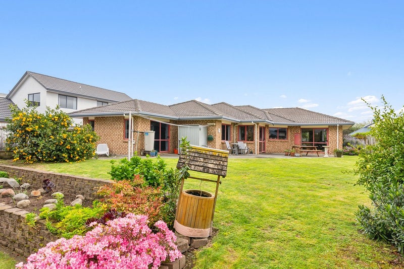 15 San Priamo Place, Paraparaumu Beach, Paraparaumu - Carousel 1