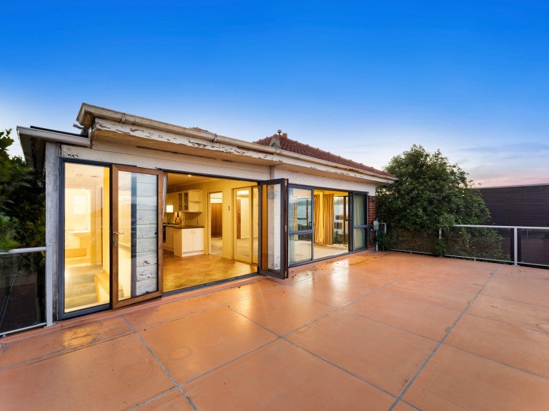 58 Earls Road, Saint Clair, Dunedin - Carousel 1